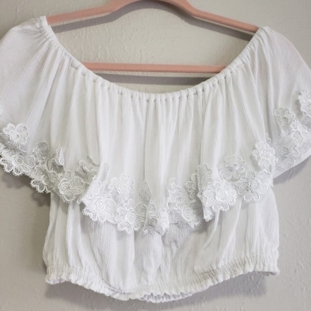 Earthbound White Ruffle Crop Top - Picture 2 of 6